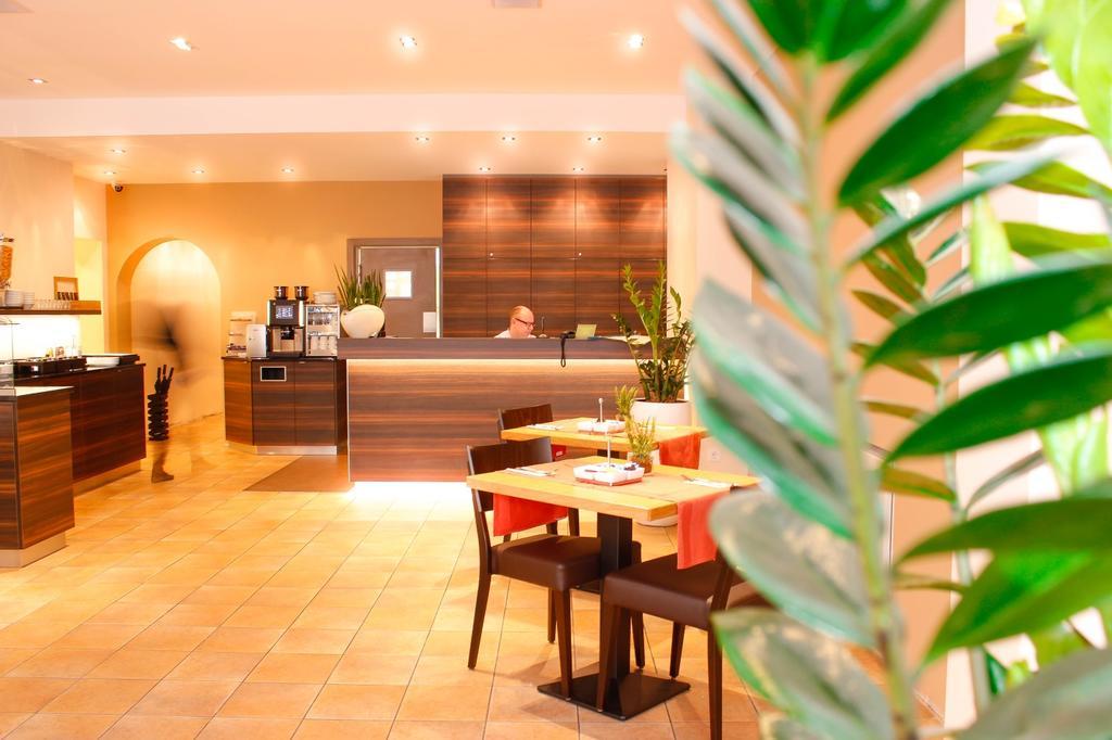 City Hotel Wuerzburg ภายนอก รูปภาพ