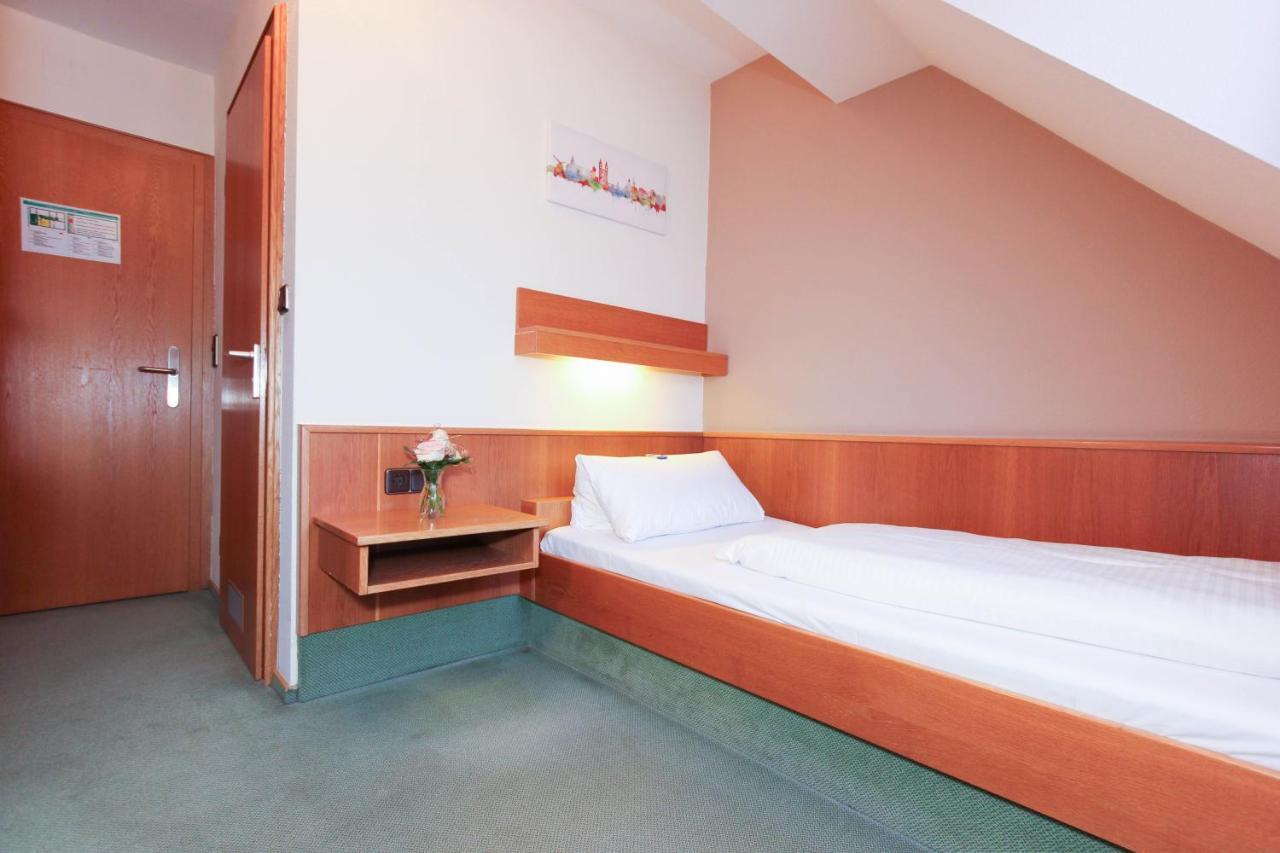 City Hotel Wuerzburg ภายนอก รูปภาพ